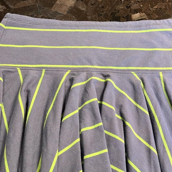 Abercrombie and Fitch mini skirt - Picture 2 of 5